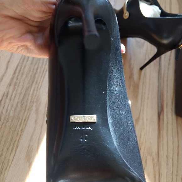 SOLD! Gucci Malaga Kid Open Toe Ankle Booties - Picture 8 of 8